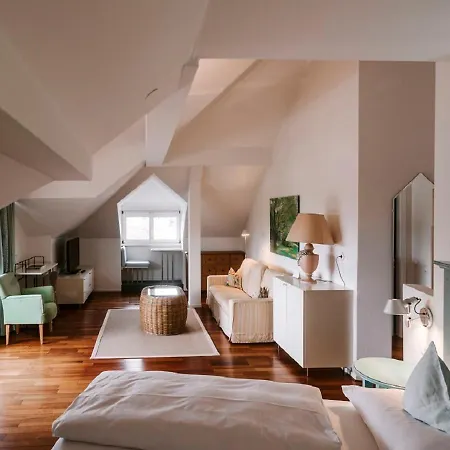 Seehotel Hubertushof Velden am Wörthersee Exterior photo